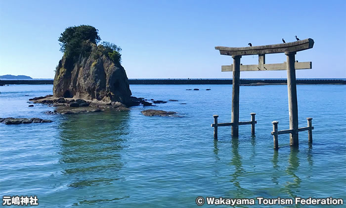 元嶋神社　海に浮かぶ海上鳥居