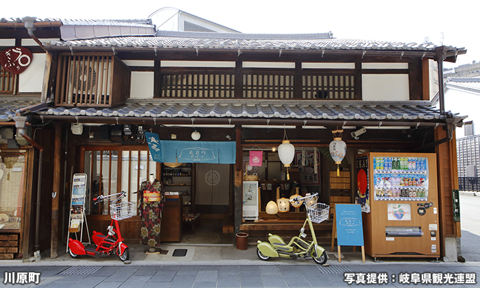 川原町の古い町並み