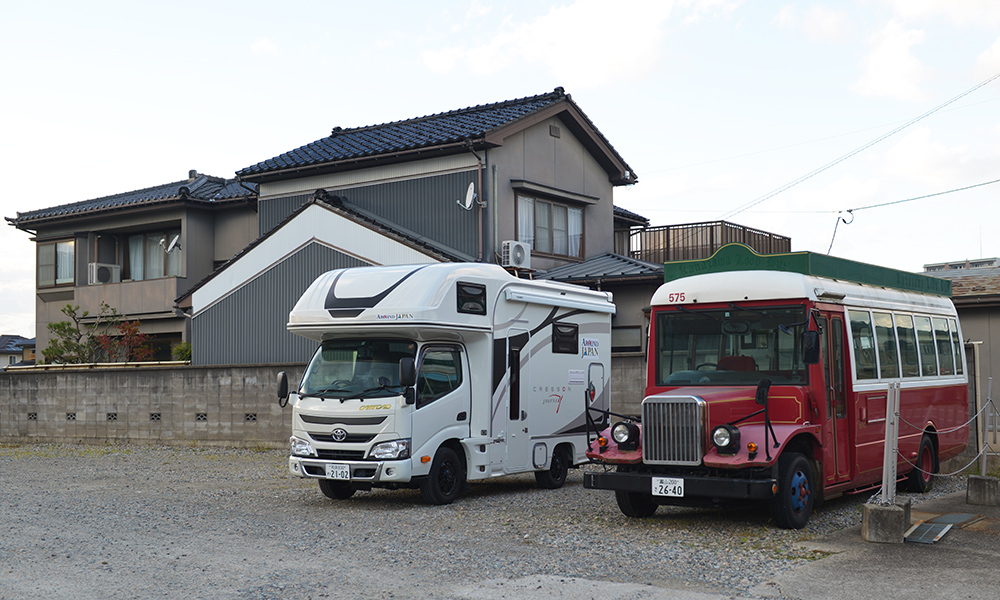 瑞龍寺駐車場にて